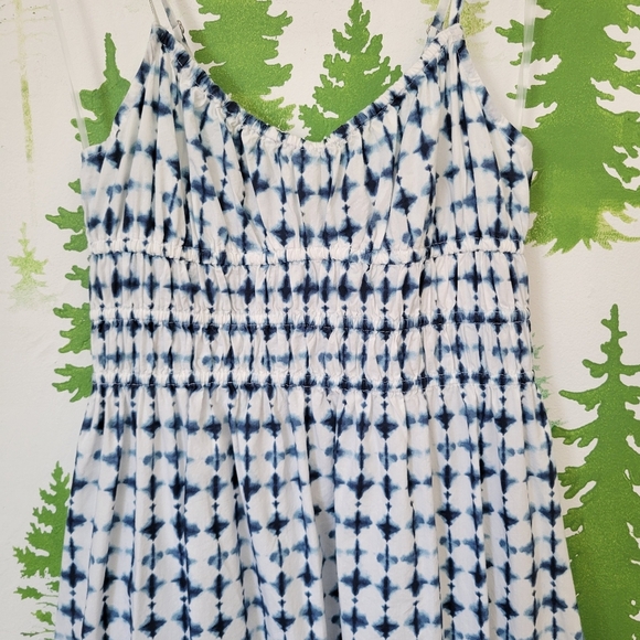 New A.n.a Smocked Sleeveless Dress. - Picture 3 of 9
